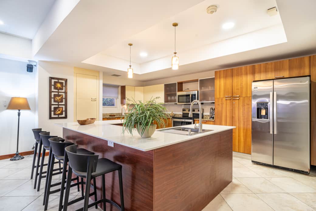 Full Kitchen Full Kitchen