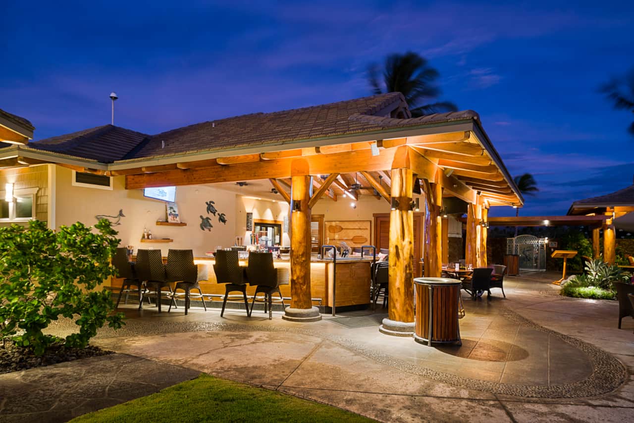 Bar & Grill restaurant at Ocean Club 