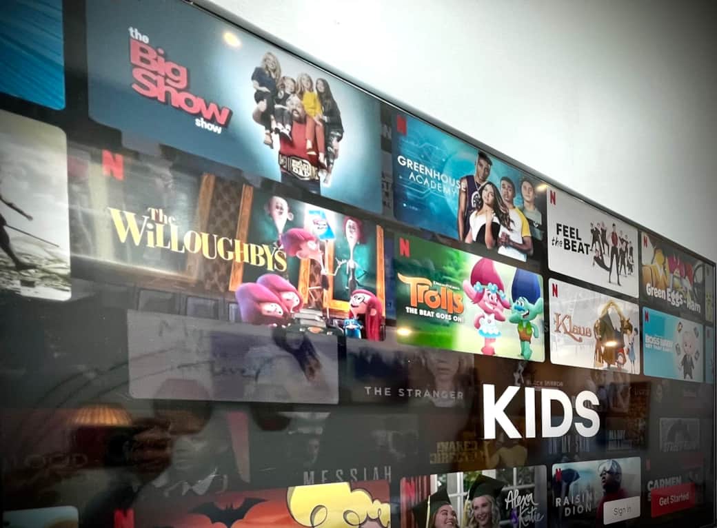 55" SMART TV - XFINITY BUSINESS CLASSINTERNET