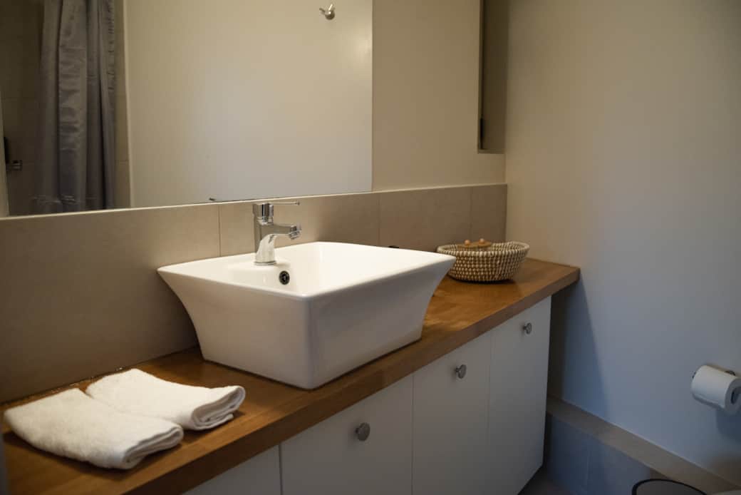 Bathroom sink