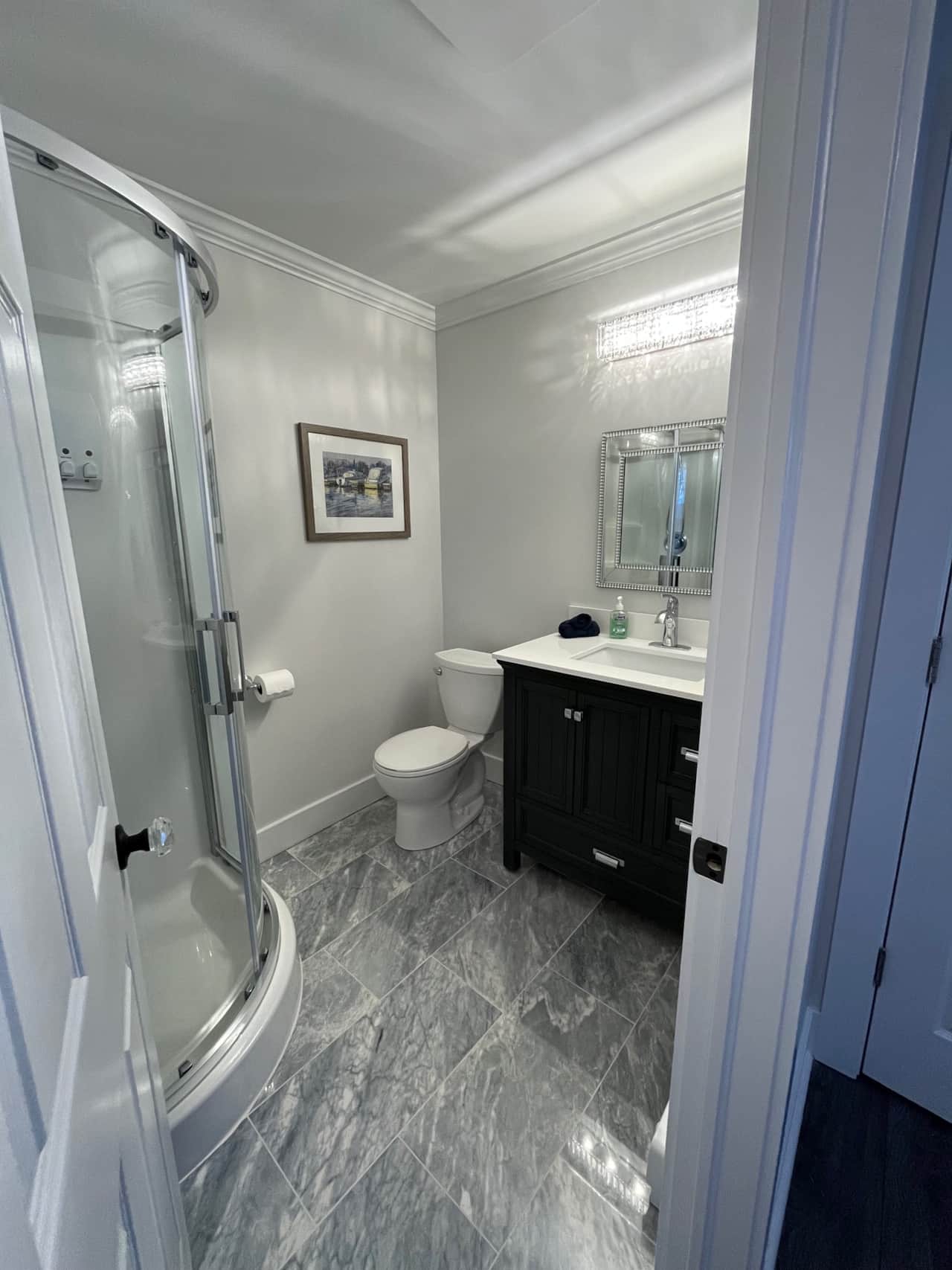 Deluxe Queen Suite with 3pc ensuite