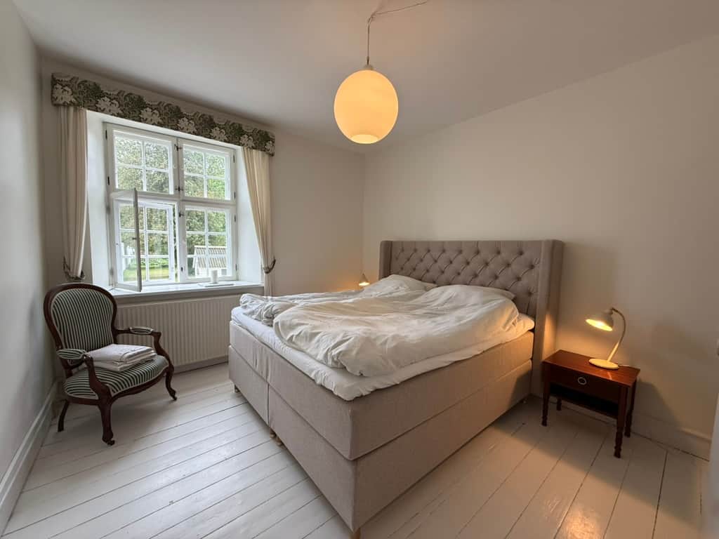 Another B&B room