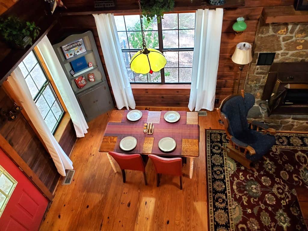 Dining room/games Dining room/games