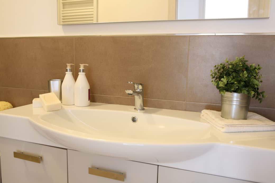 Ampio bagno appartamento vacanze Mare and More Sirena San Benedetto del Tronto