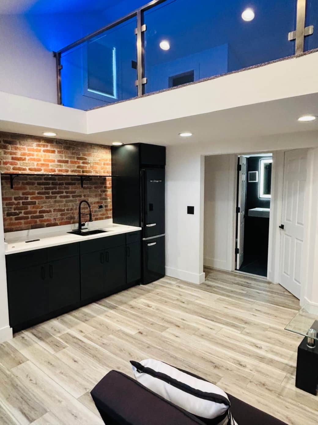 Image picker AE0C2BA8 D574 4AEC BD70 D5E99D8D18B9 3262 000001122E64EFA7