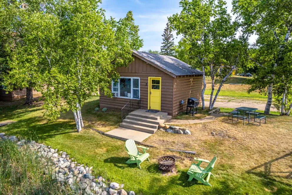 Cabin 2 Vintage Charm Bungalow in Lake Emma Township