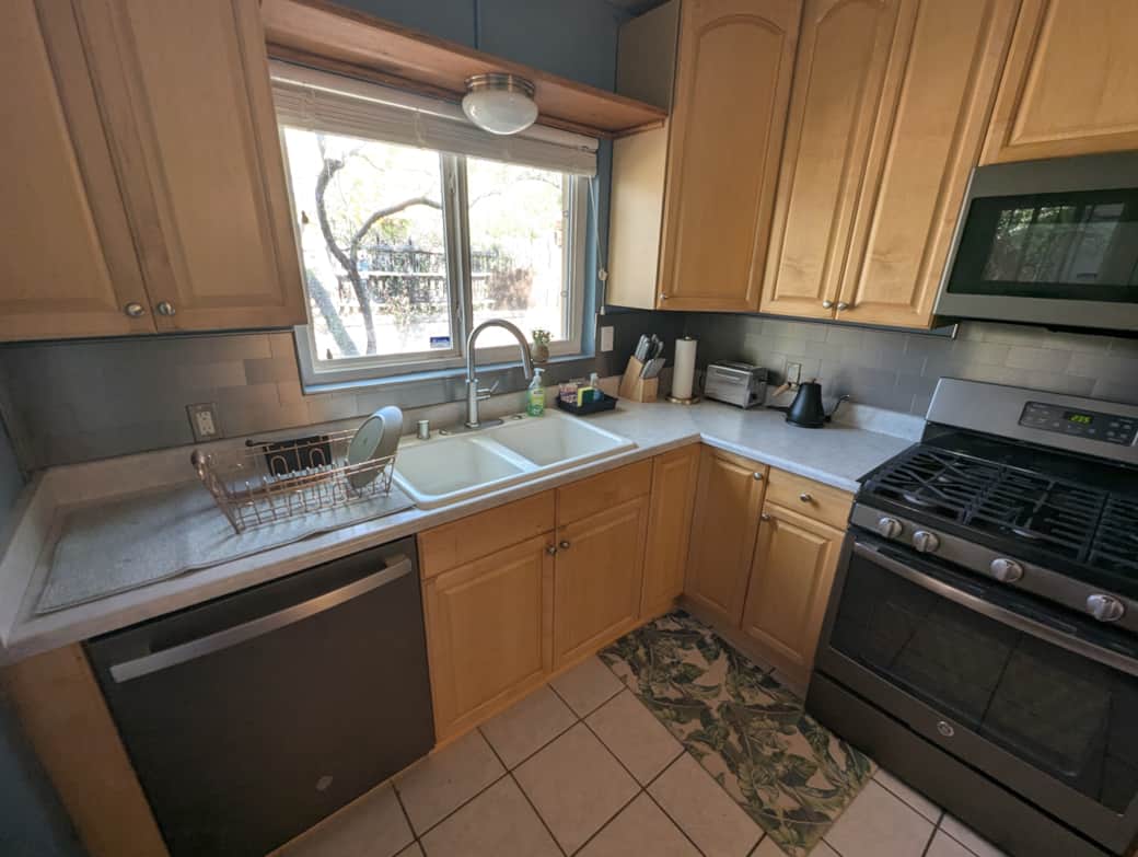 PXL 20251029 203637053