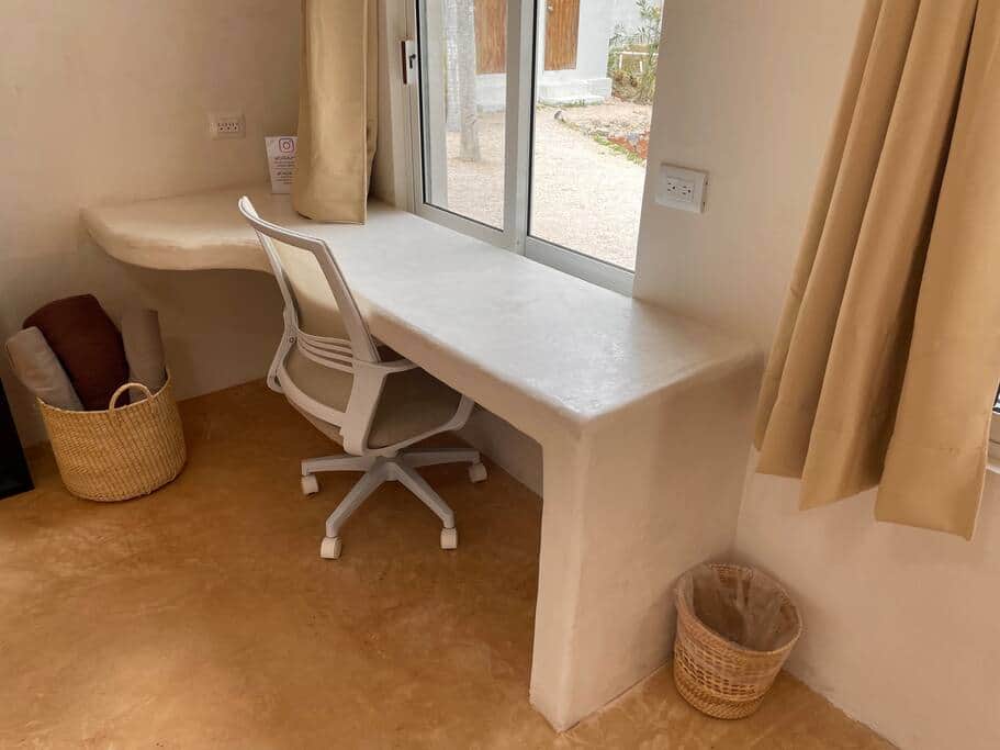 Master Suite 2 with Desk 