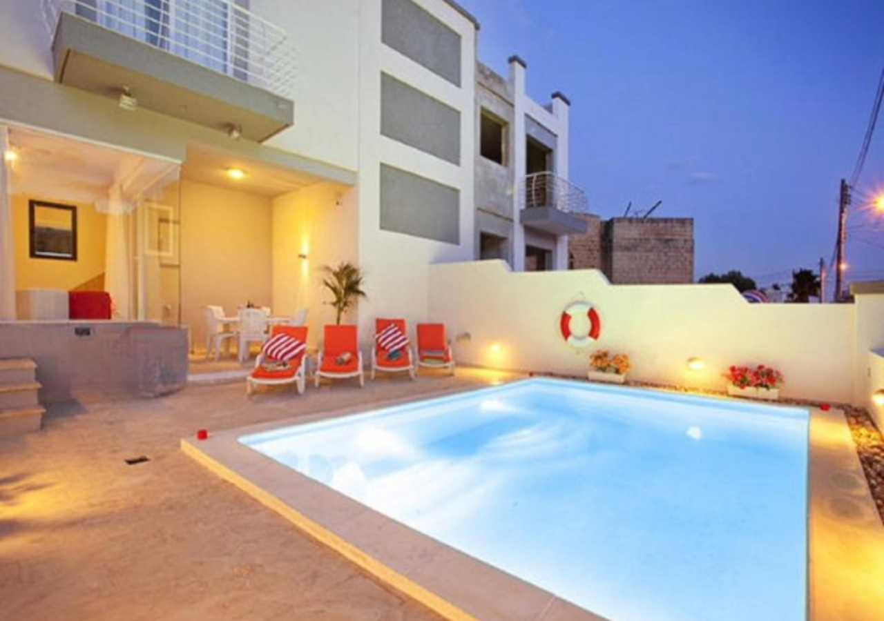 Outdoor Pool. Not Heated.