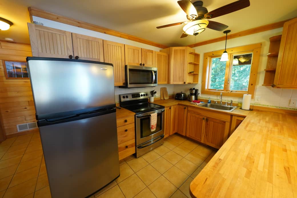Fully equipped kitchen.