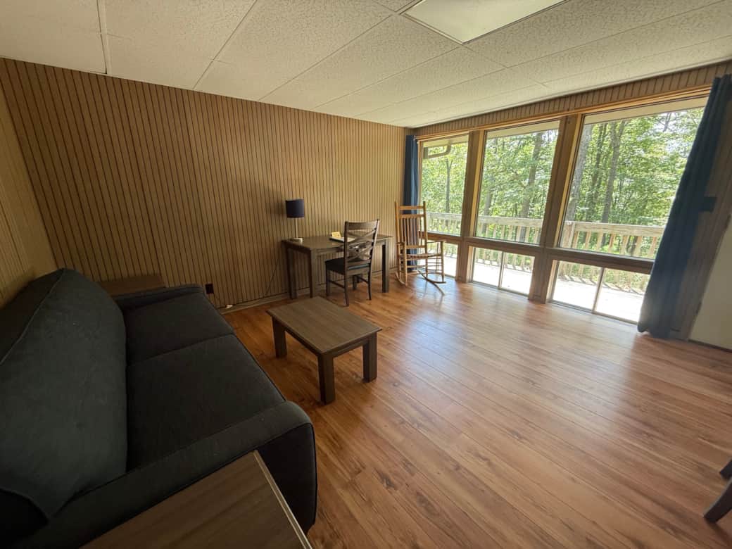 Cozy rustic cabin in Arkansas Ozarks near Buffalo National River at Buffalo Point