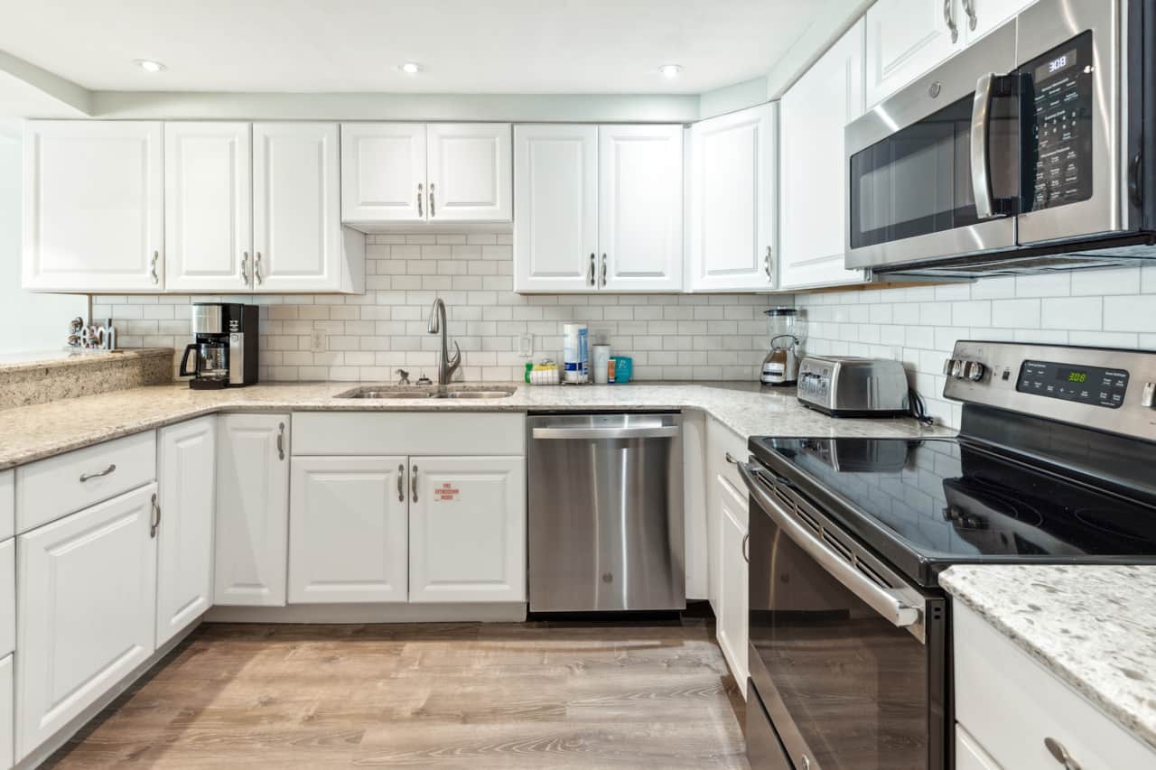 fully equipped kitchen