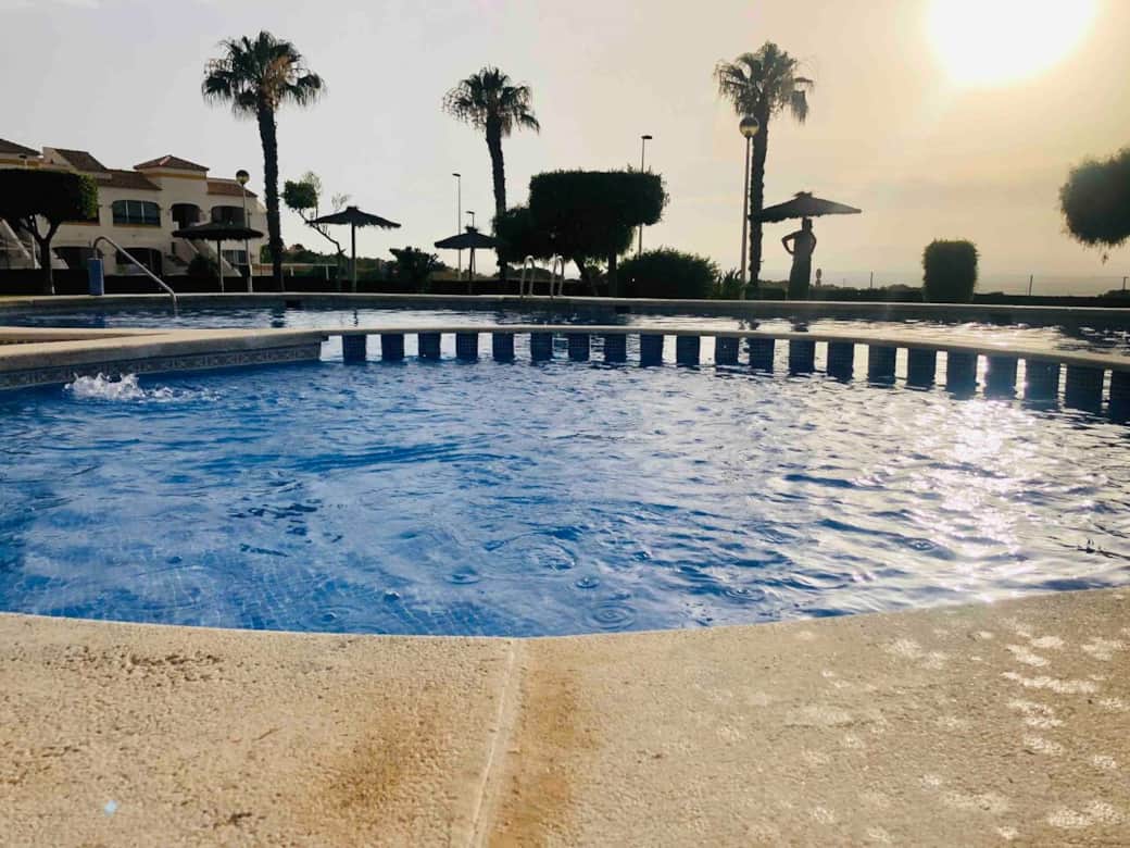 ATARDECER EN LA PISCINA- SUNSET IN THE POOL