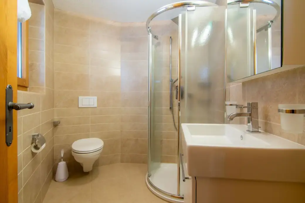Badezimmer 2