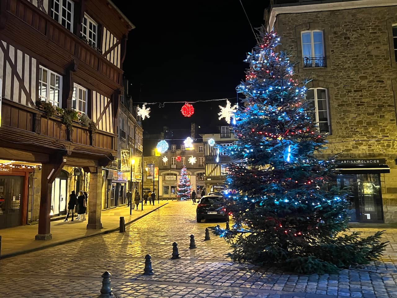Parade des Lanternes Dinan 2025 | Winter Events in Brittany