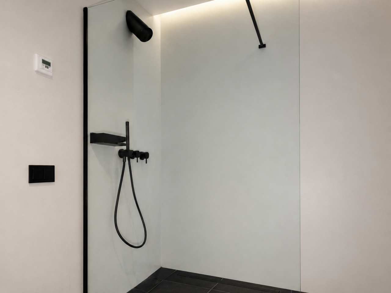 Cavour 31a olbia modern walk in shower