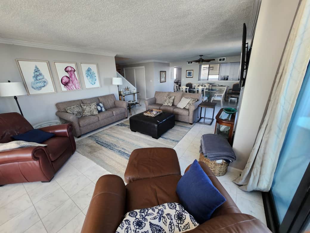 LR w/Two Pull out Queen Sofas