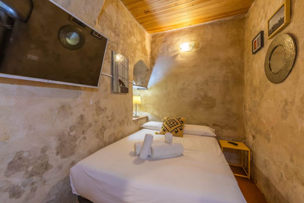 Tarifa chic secret patio bed
