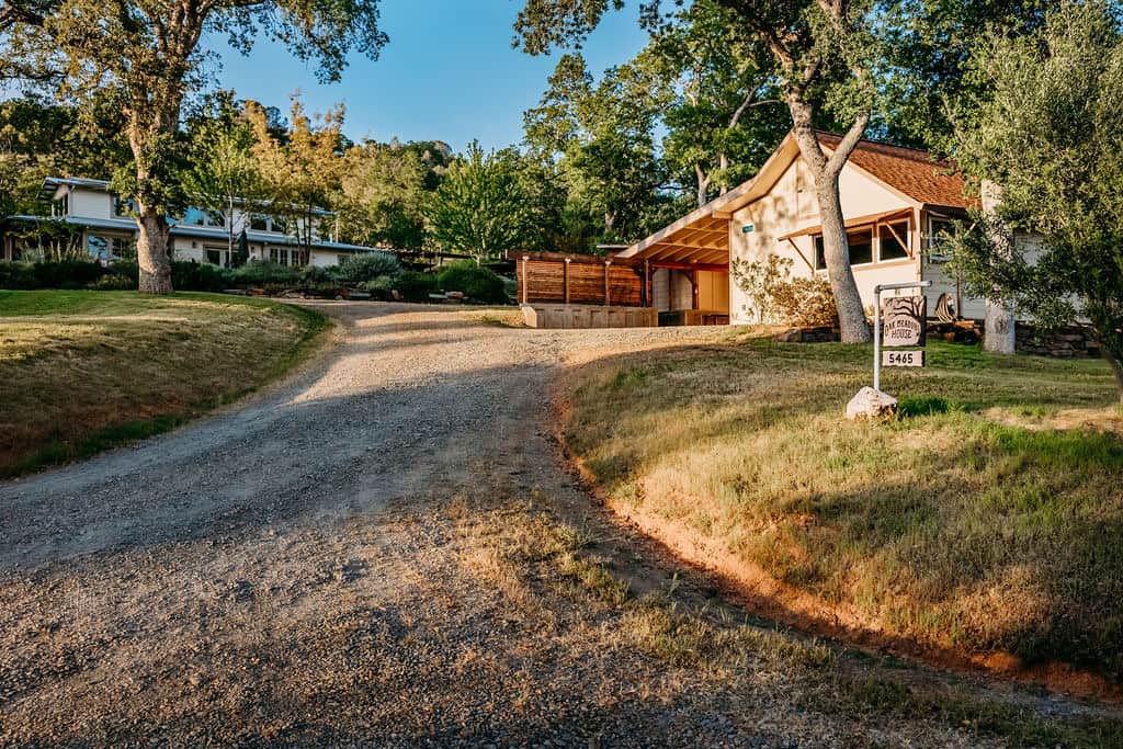 The guest house is on the right. The guest house is on the right.