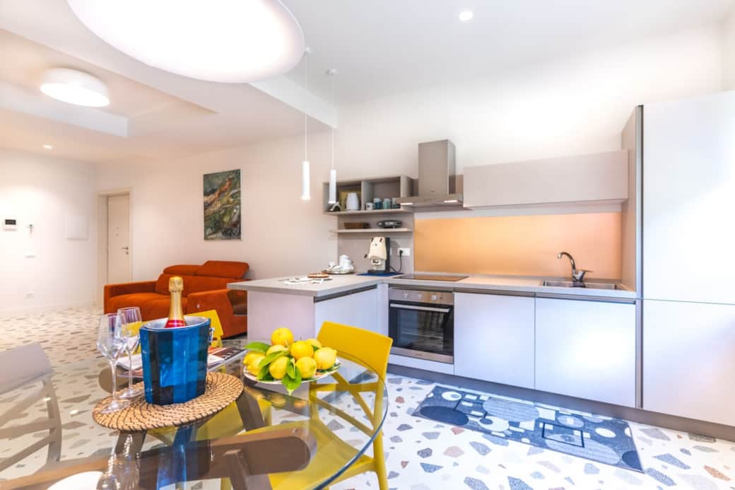 Cucina completa di ogni attrezzatura. Cucina completa di ogni attrezzatura.