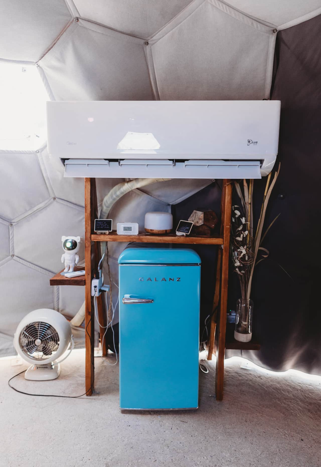 Space-themed interior with retro fridge – Space Pod 002