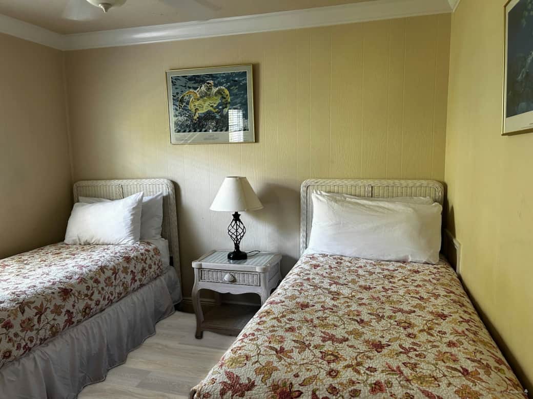 The 2nd bedroom has twin beds.