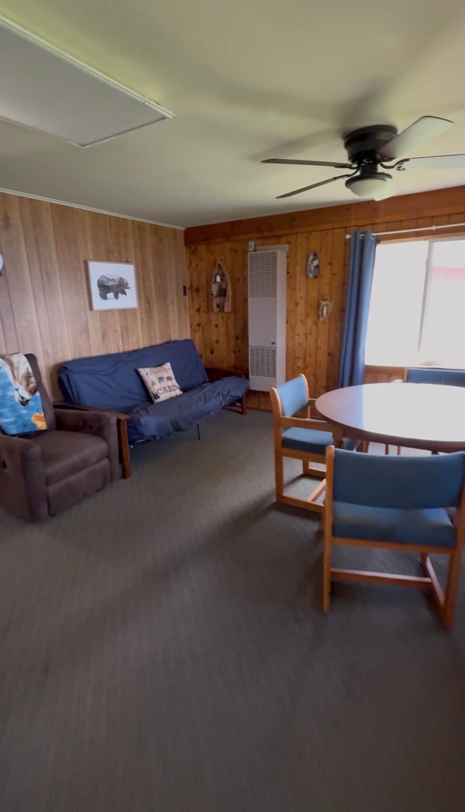 Cabin 3 living_dining room