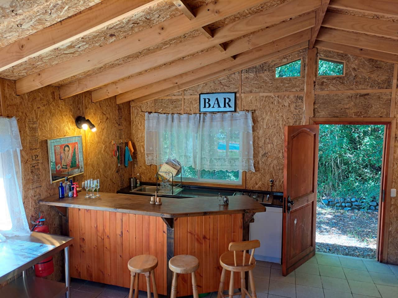 Barra y cocina del quincho