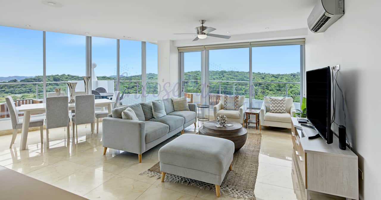 CB10G-Living Area with Views