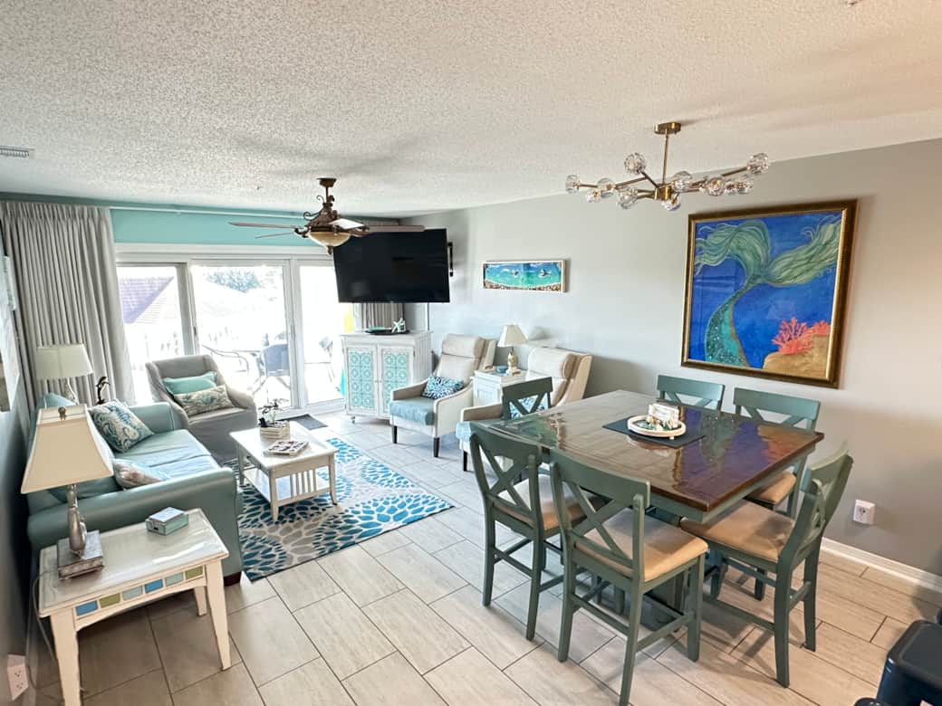Dining/Living Room 