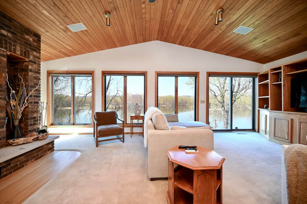 15 UL Family Room 1
