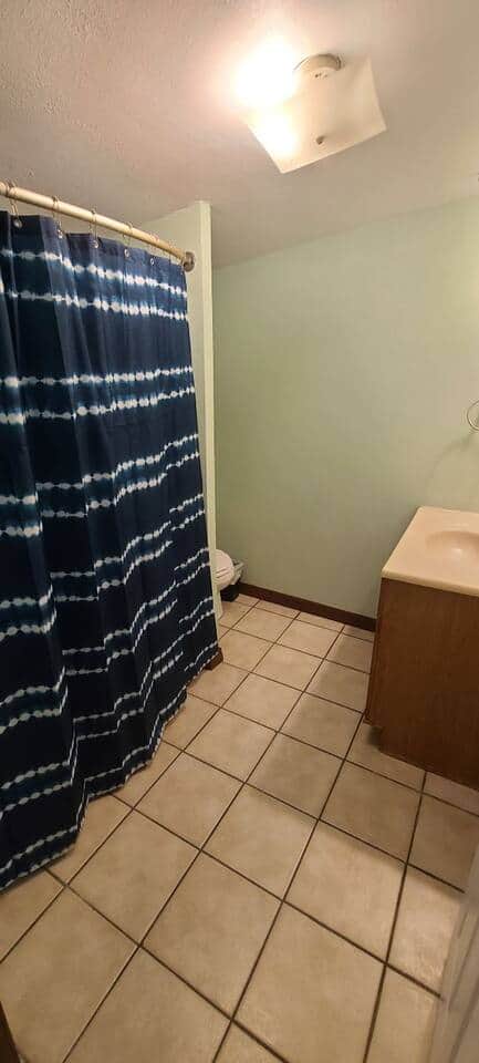 Full bathroom 