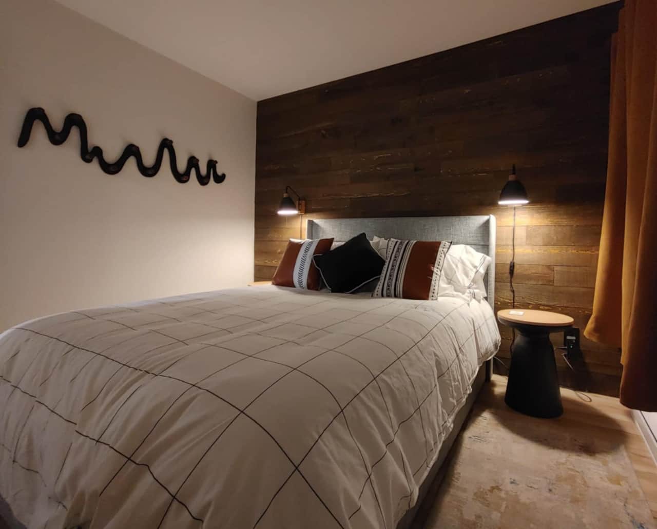 Bedroom (other view)