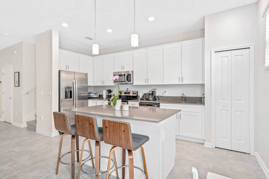 Enjoy a high-quality coffee and espresso machine with a variety of sweeteners, plus complimentary low-sugar, healthy snacks chosen with kids in mind.