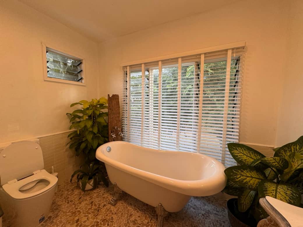 Bath in Master bedroom upstairs - Main House