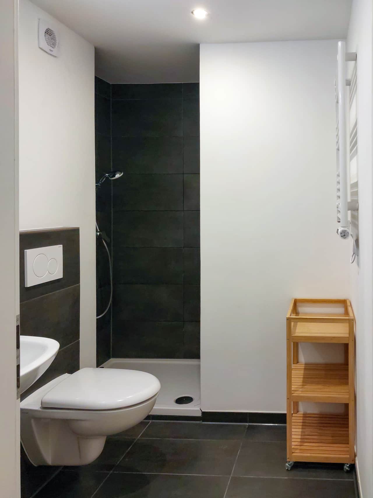 Nuernberg neuselsbrunn messe nexpo hub bathroom shower wc overview 02