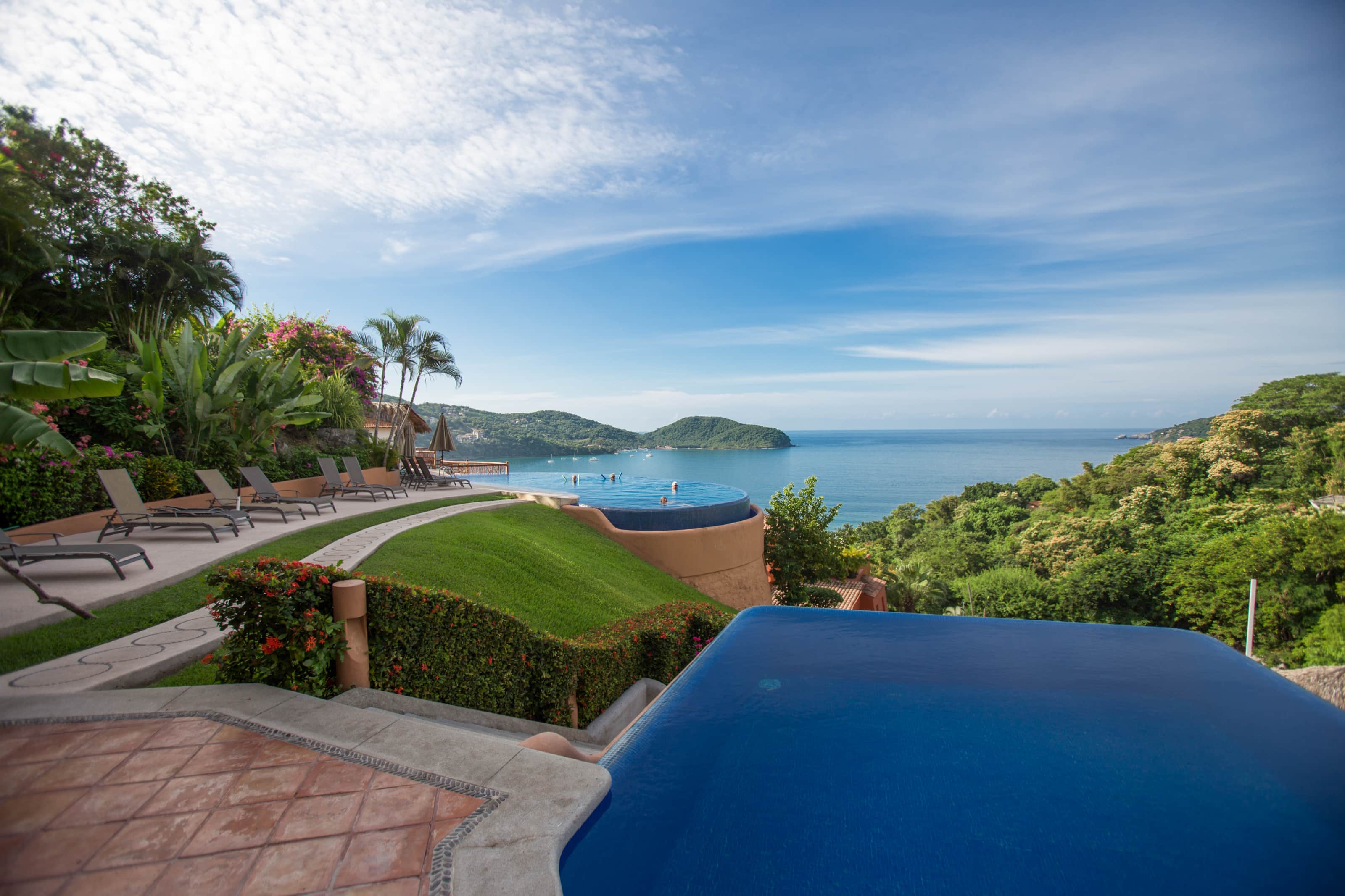 Romantic Retreat La Casita | Casa que ve al Mar | Vacation Rental