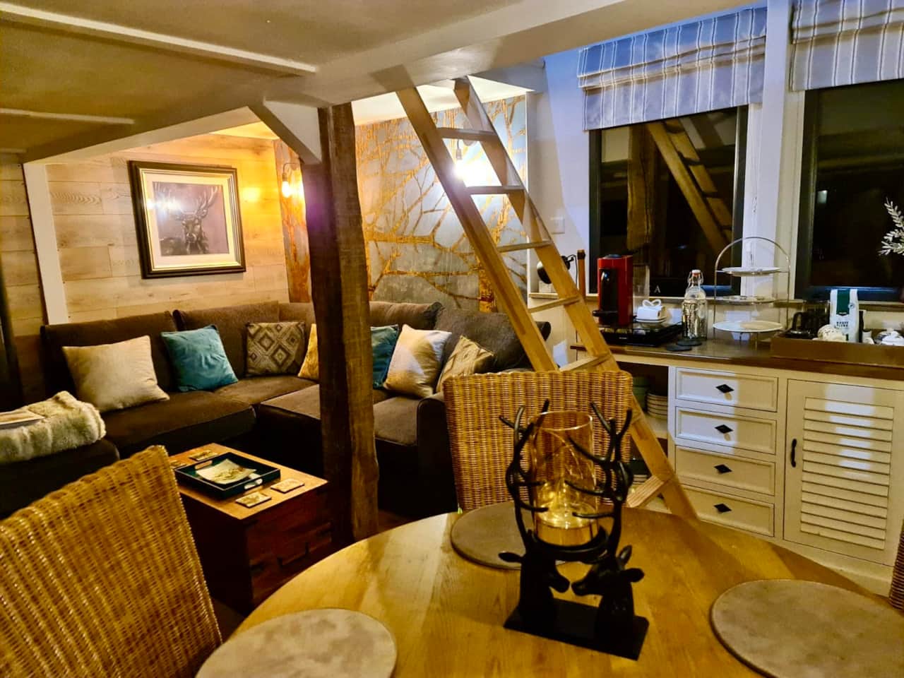 Cosy living/dining area