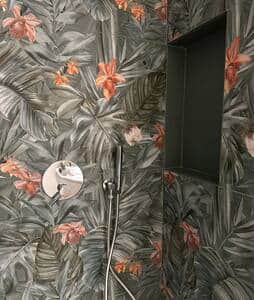 bathroom decorated tiles
