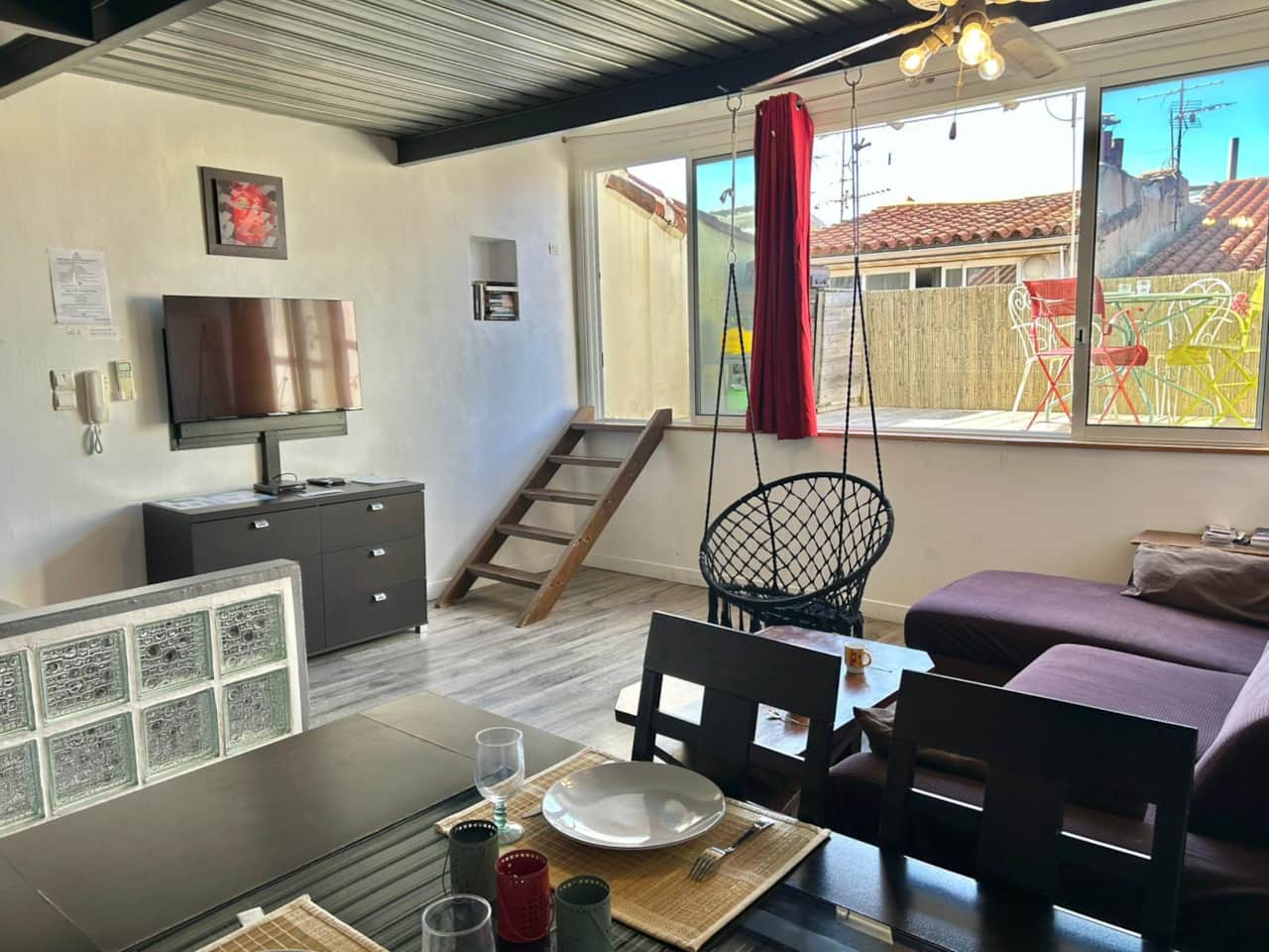 Salon, cuisine, canapé, salle à manger
