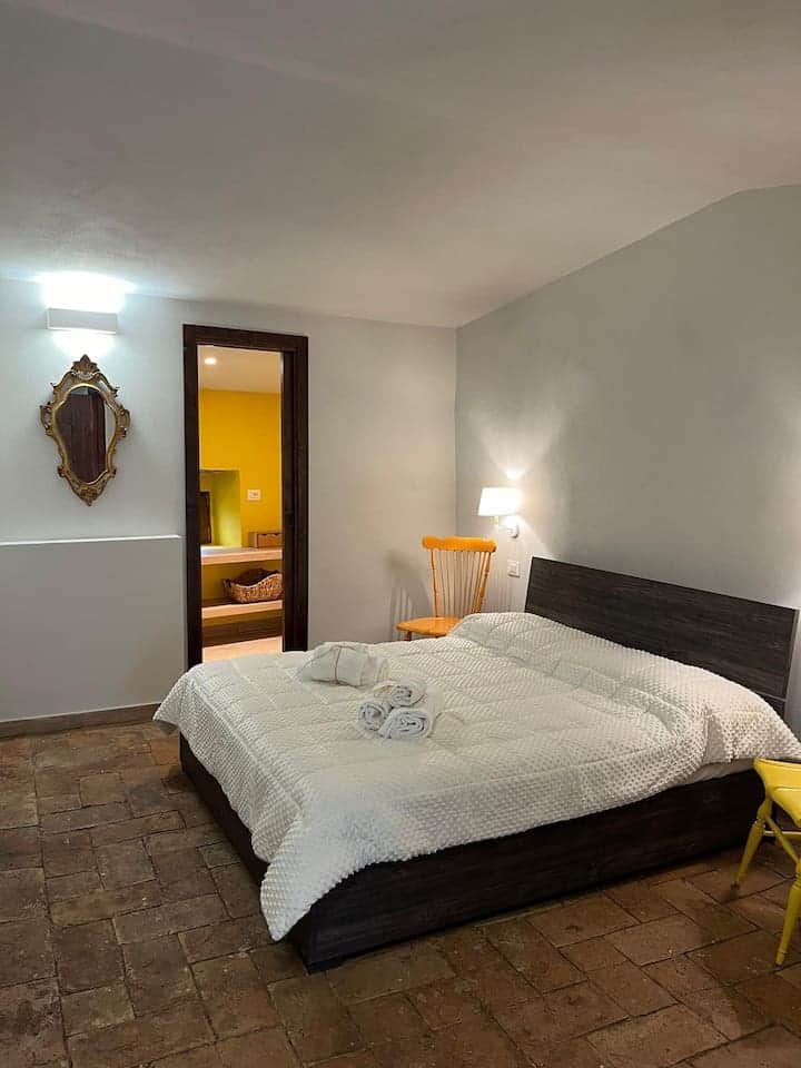 Camera da letto matrimoniale con bagno Camera da letto matrimoniale con bagno