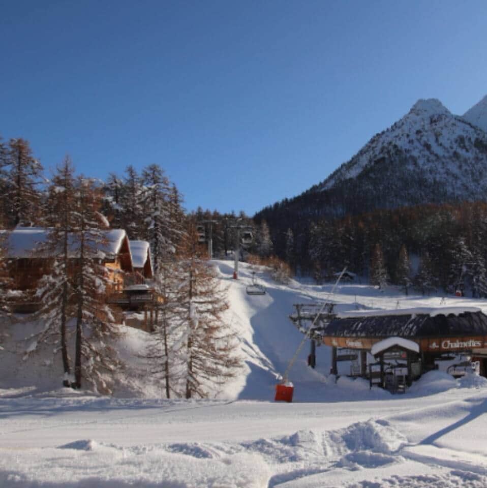 Le chalet "la Clautre" vu du front de neige.