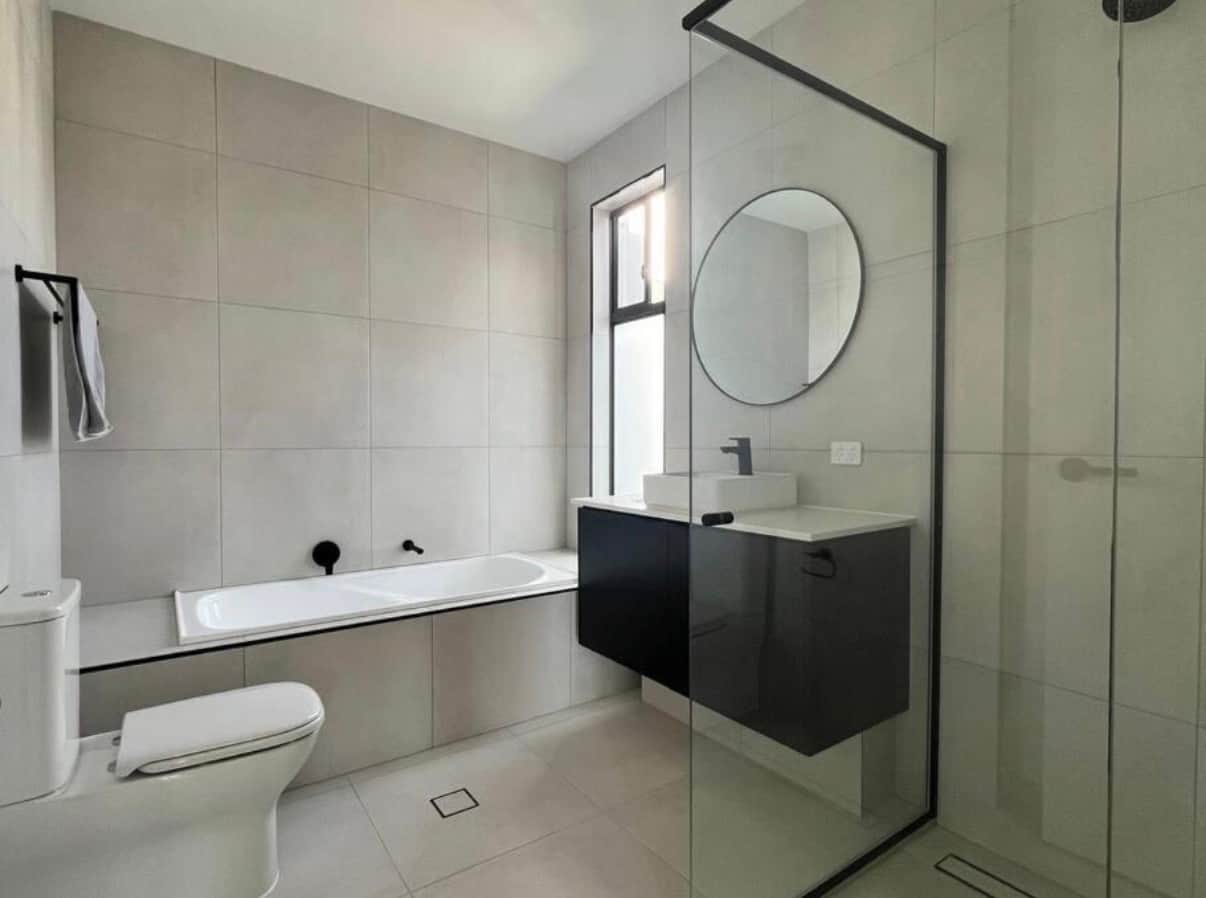 Luxury Bathroom with Relaxing Bathtub