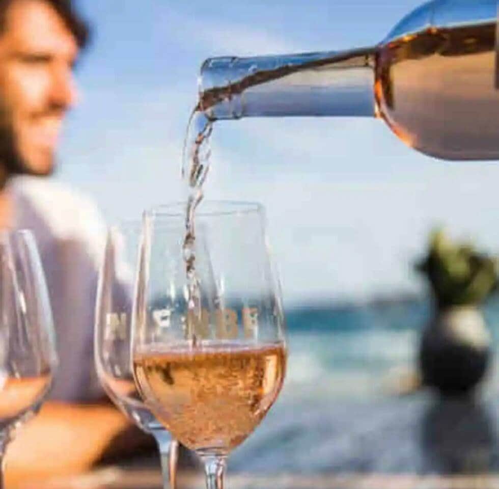 Savor sunny afternoons and explore exquisite bars and restaurants just seconds from your front door.