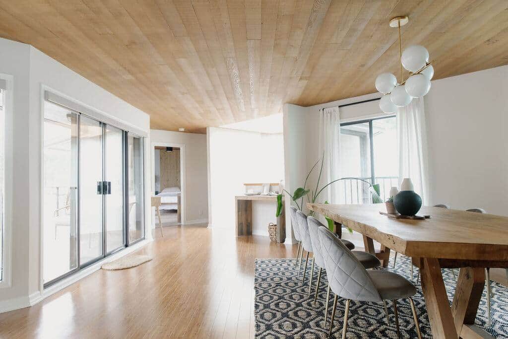 Dining room and patio doors to upper deck