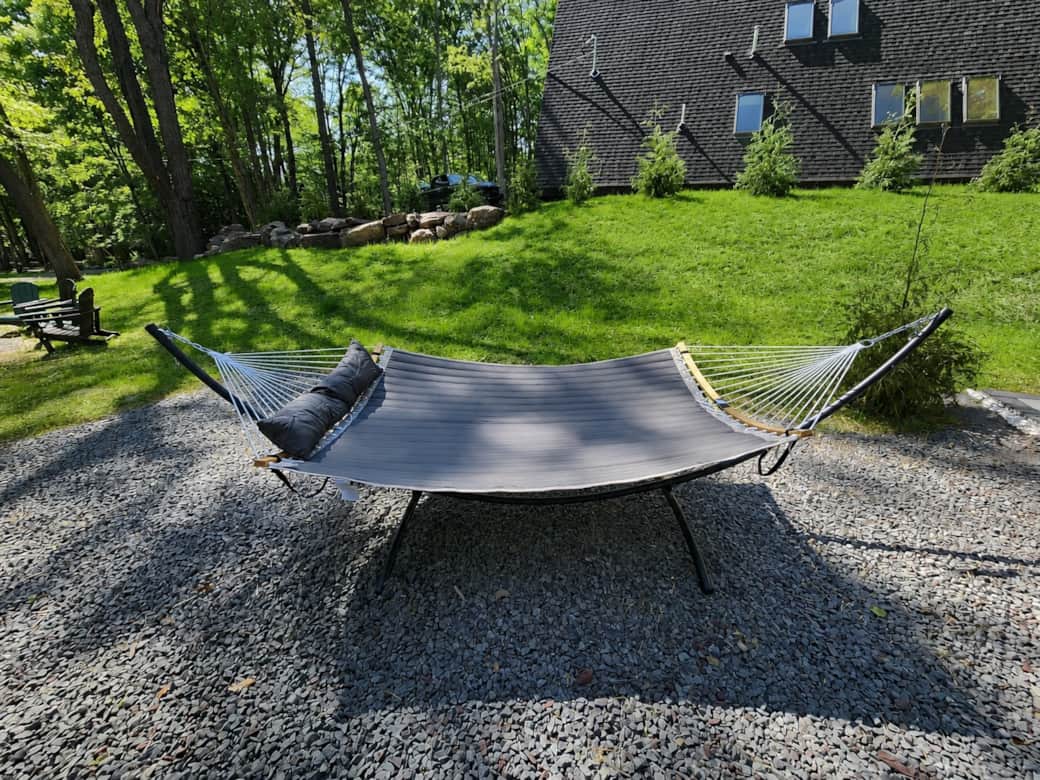 Enjoy our hammoc in the back. Watch the Stars or soak in the Sun!