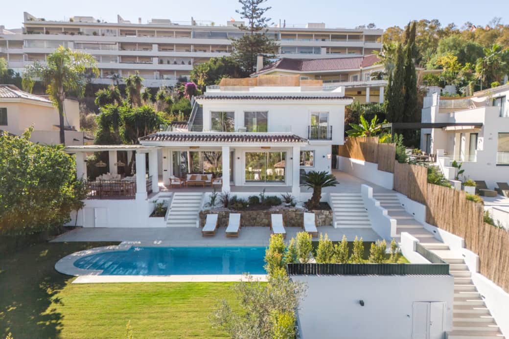 Elegant 5BR Golf Villa close to Puerto Banus (2) Elegant 5BR Golf Villa close to Puerto Banus (2)