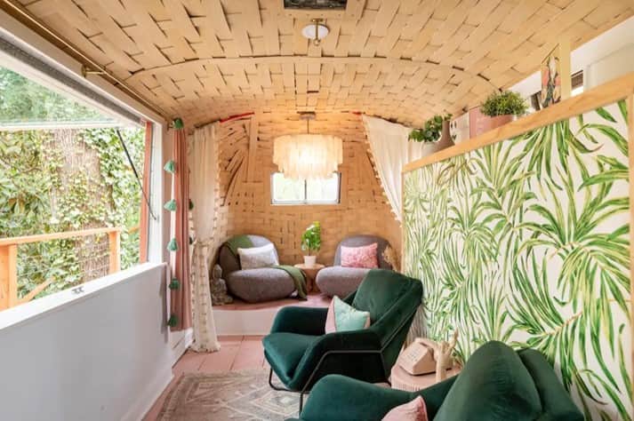 RV Treehouse: Living Area