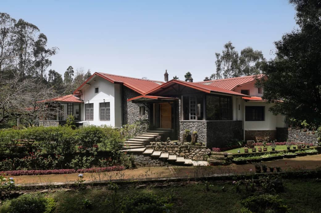 Exterior facade wide 02
