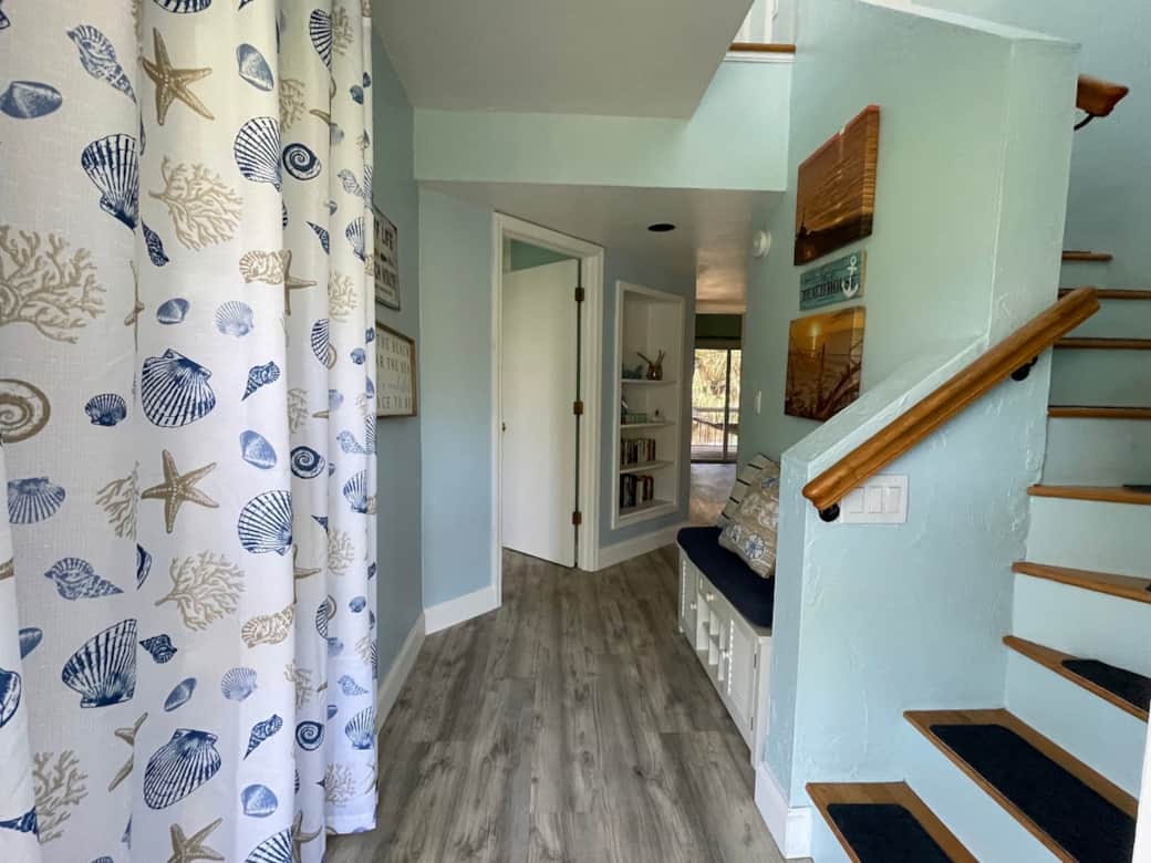 Second floor entrance hallway